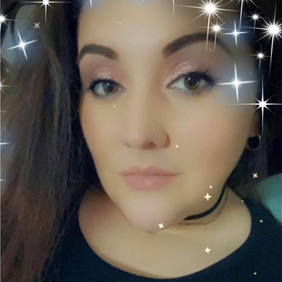 Meet your Posher, Elizabeth - Picture 1 of 2